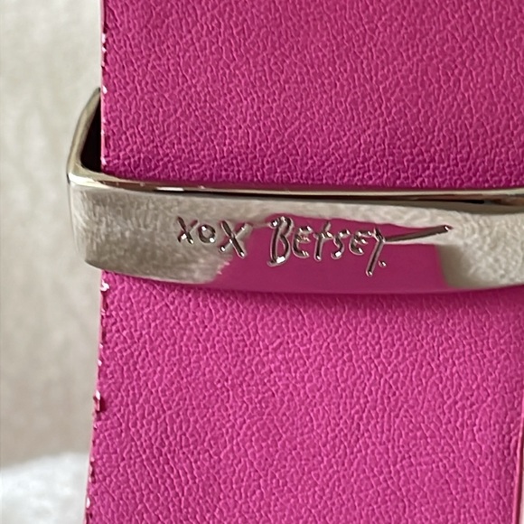 Betsy Johnson, cute fuchsia double heart belt - Picture 2 of 8